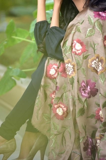 Picture of Floral Classic Shawl
