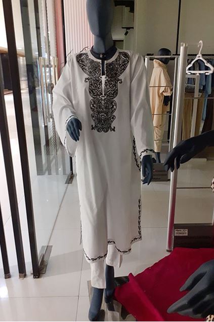 Picture of Kashmiri White Embroidered Kameez